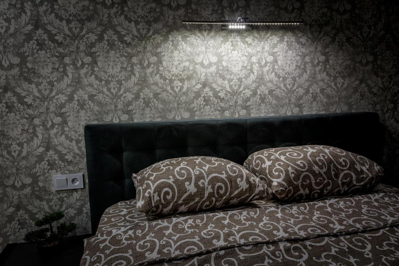 Apartment In The Center! Panoramic Windows! Fireplace! Chisinau Exterior foto